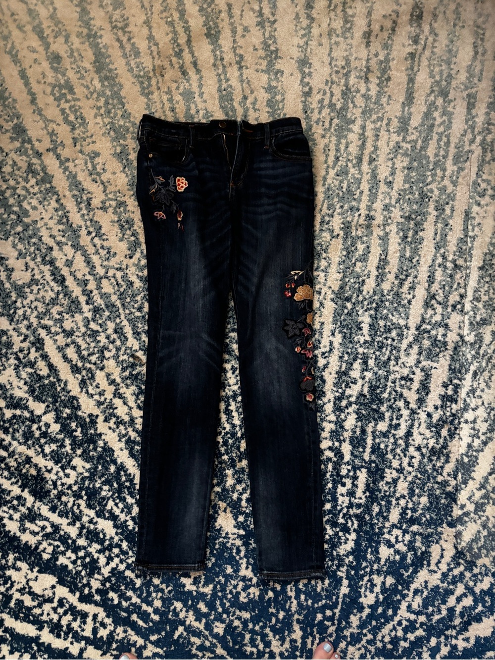 Driftwood Jackie Women’s Dark Wash Embroidered Skinny Jeans - Blue worn once 27
